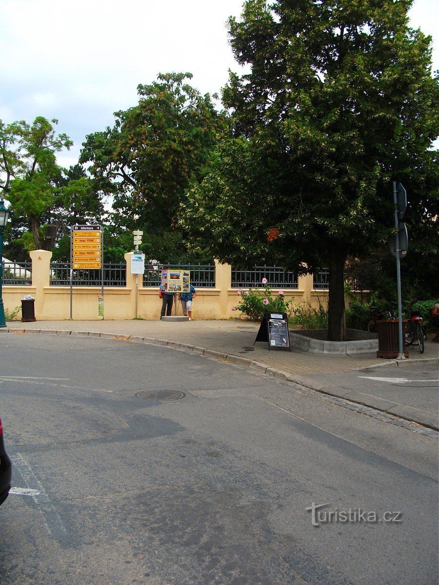 Encruzilhada Lednice - praça