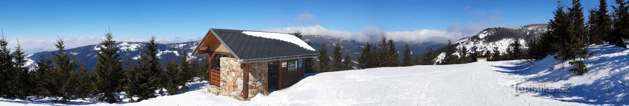 Korsvej Slamník (U Laviček) 1140 m over havets overflade