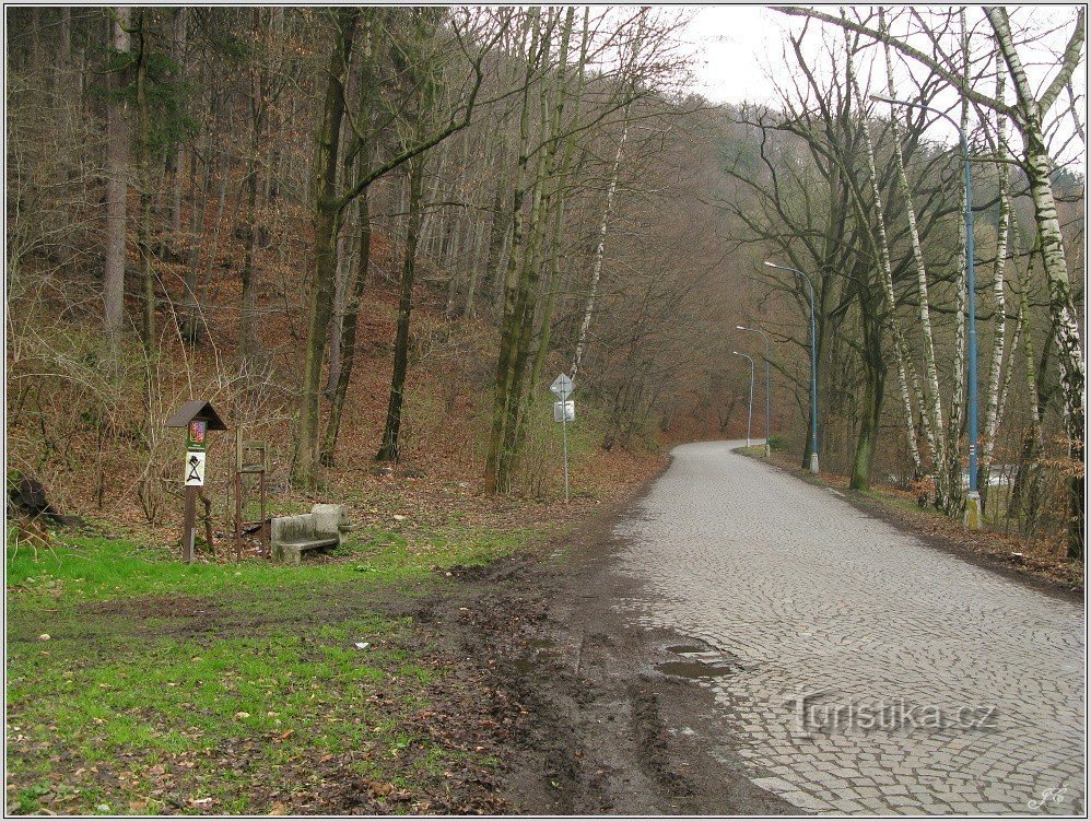 Třemošnice kruispunt, afrit - weg naar Hedvíkov