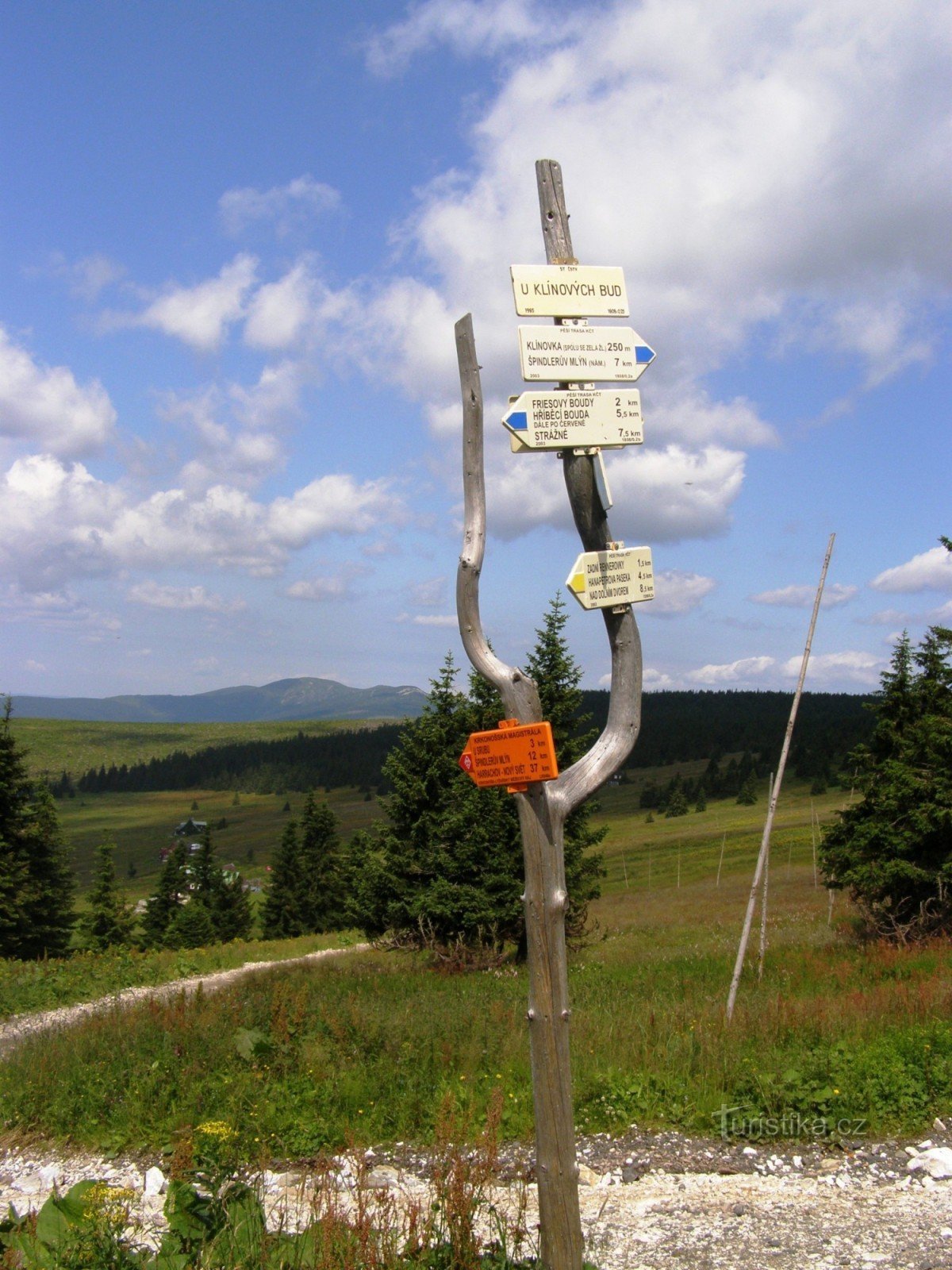 cruce de caminos cerca de Klínové bud