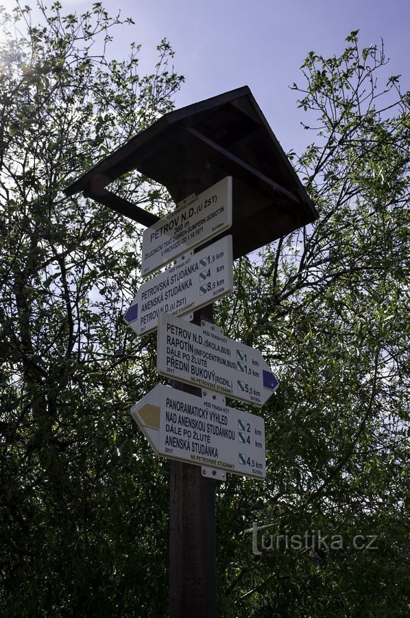 Cruce de caminos en la estación