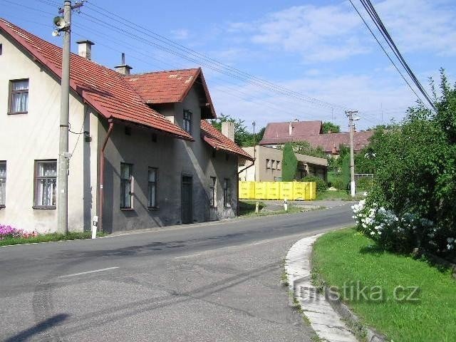 cruce de caminos en Slavoňov