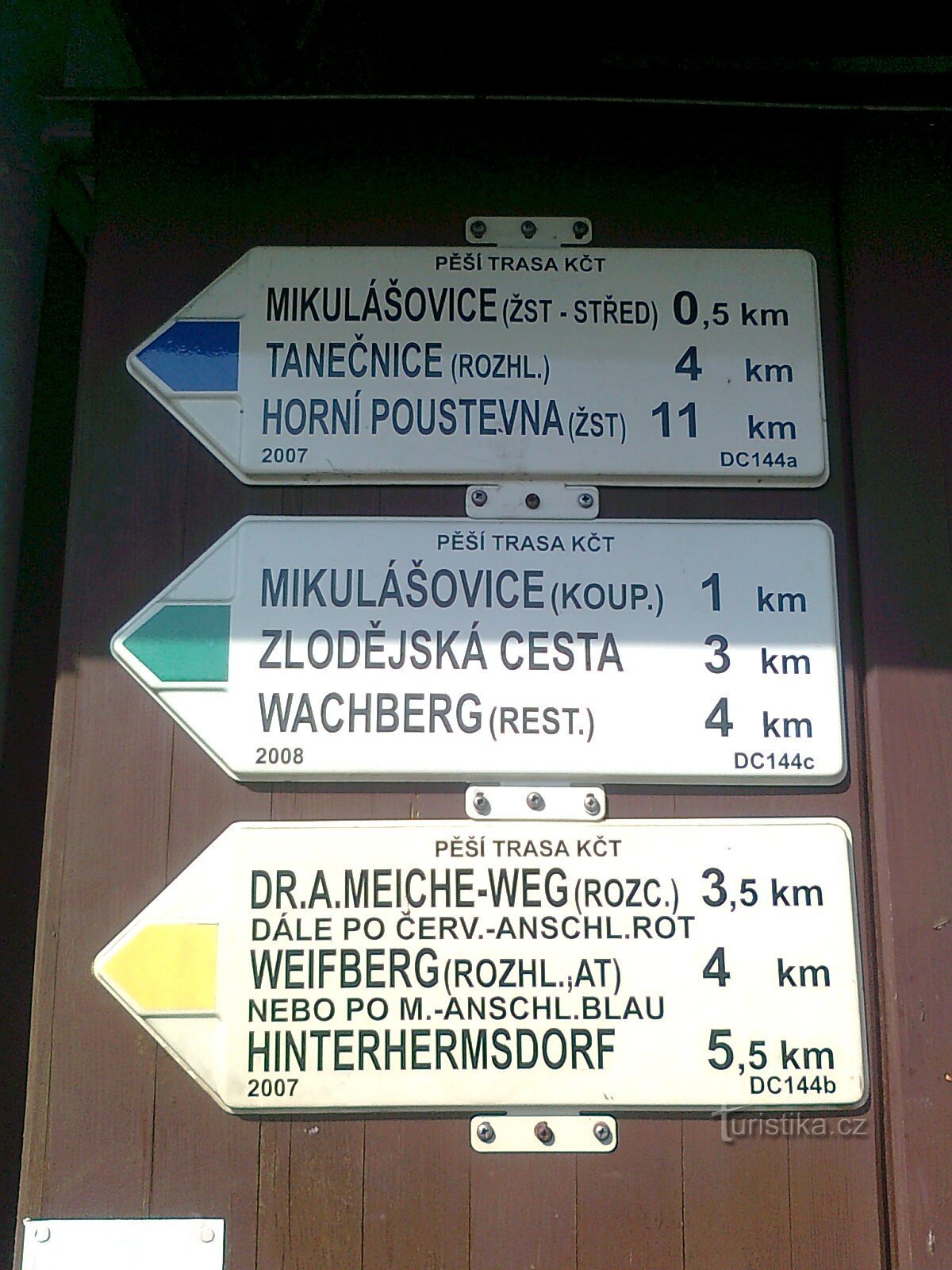 crossroads in Mikulášovice at the bus stop