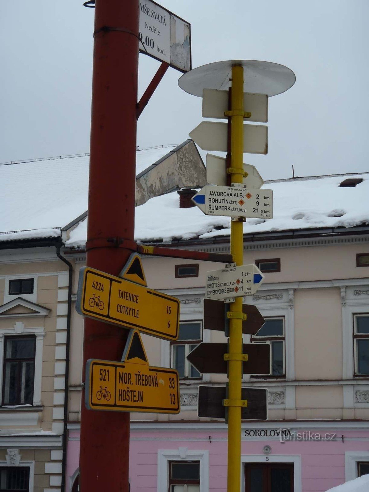 Signpost and cycle signpost Štíty - 18.2.2012