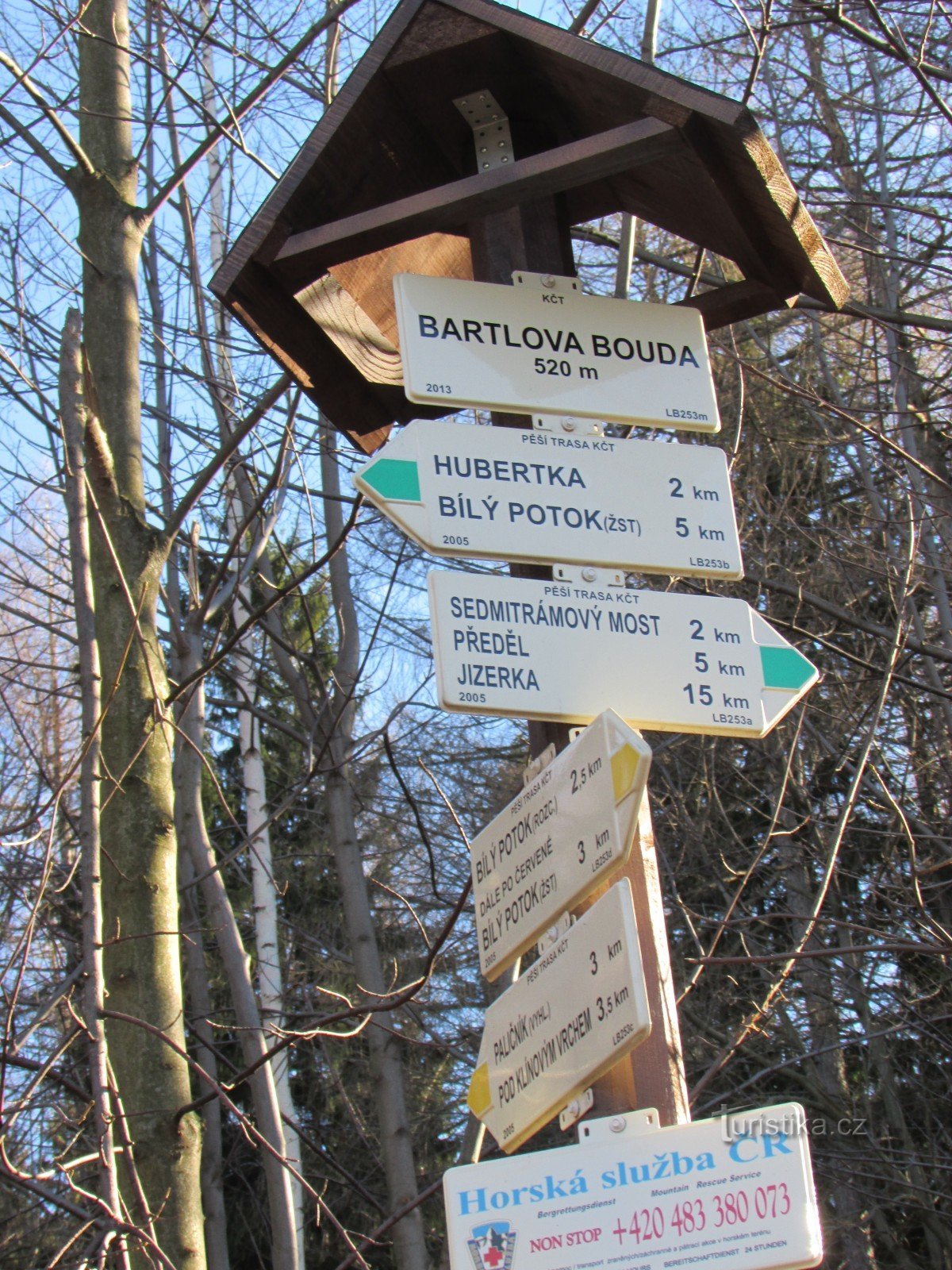 signpost Bártlova bouda