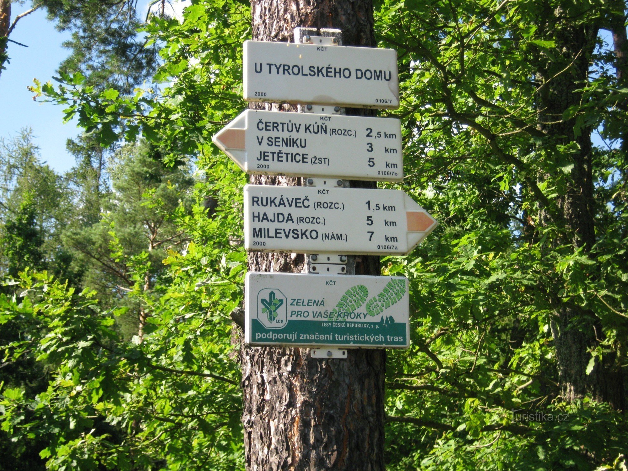 Placa de sinalização Branice-Květov-ao redor da reserva natural