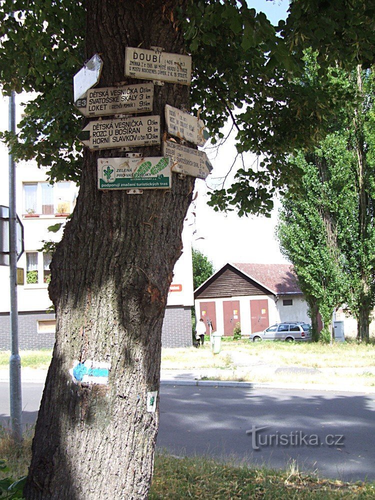 Doubí signpost