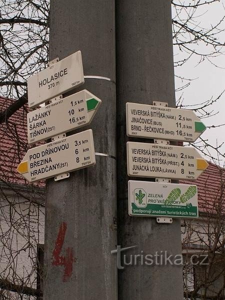 Holasice signpost