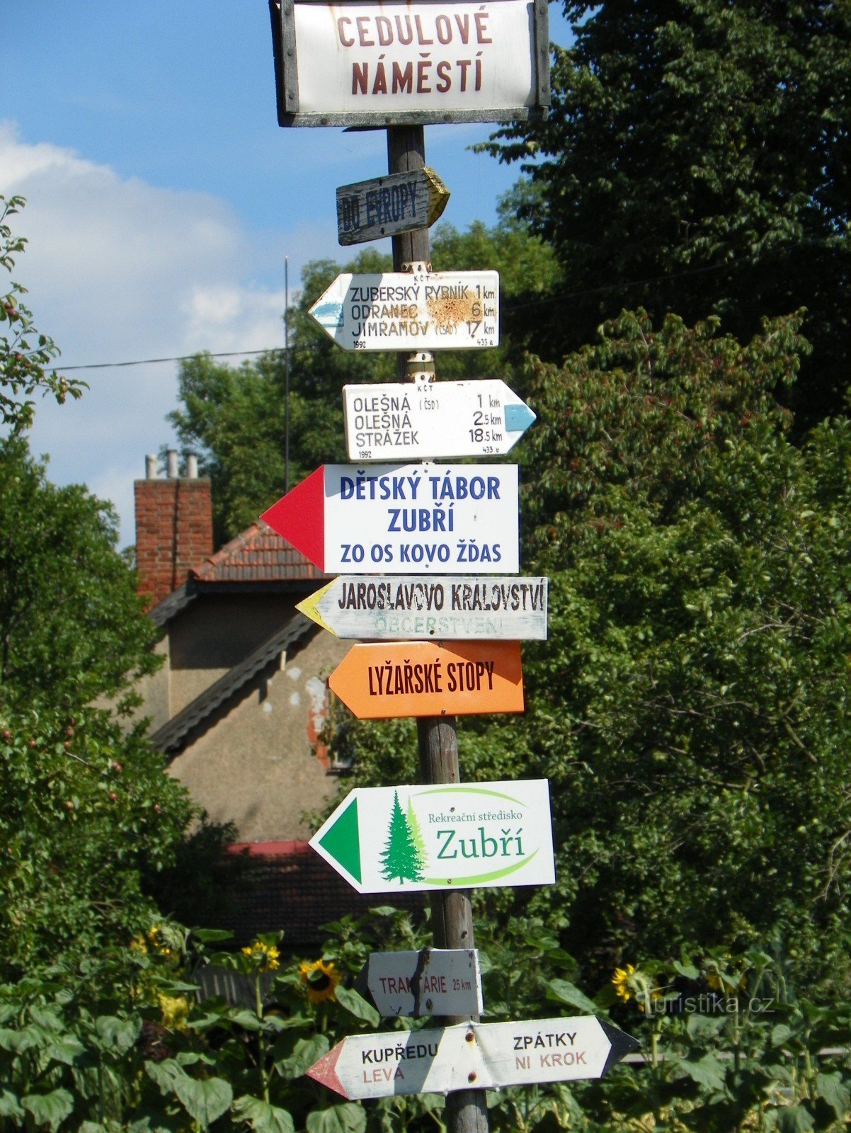 Signpost on Cedulové náměstí in Zubří