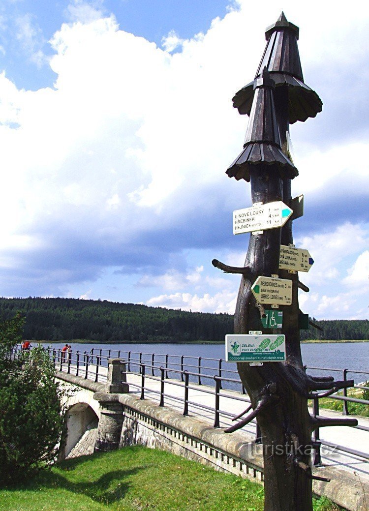 Placa de sinalização Bedřichov - Černá Nisa