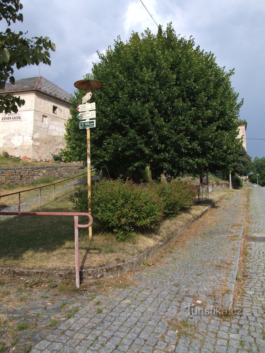 Placa de sinalização Rataj nad Sázavou - castelo
