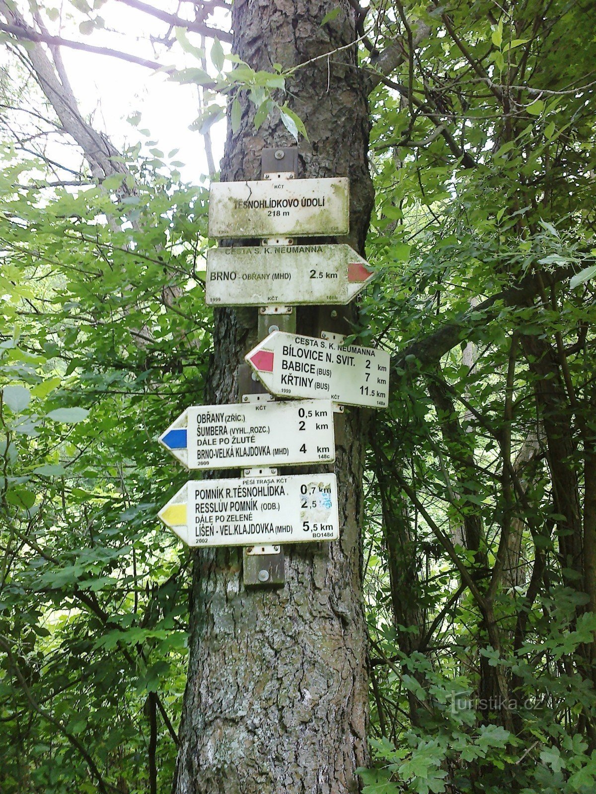 Tésnohlídkovo údolí signpost