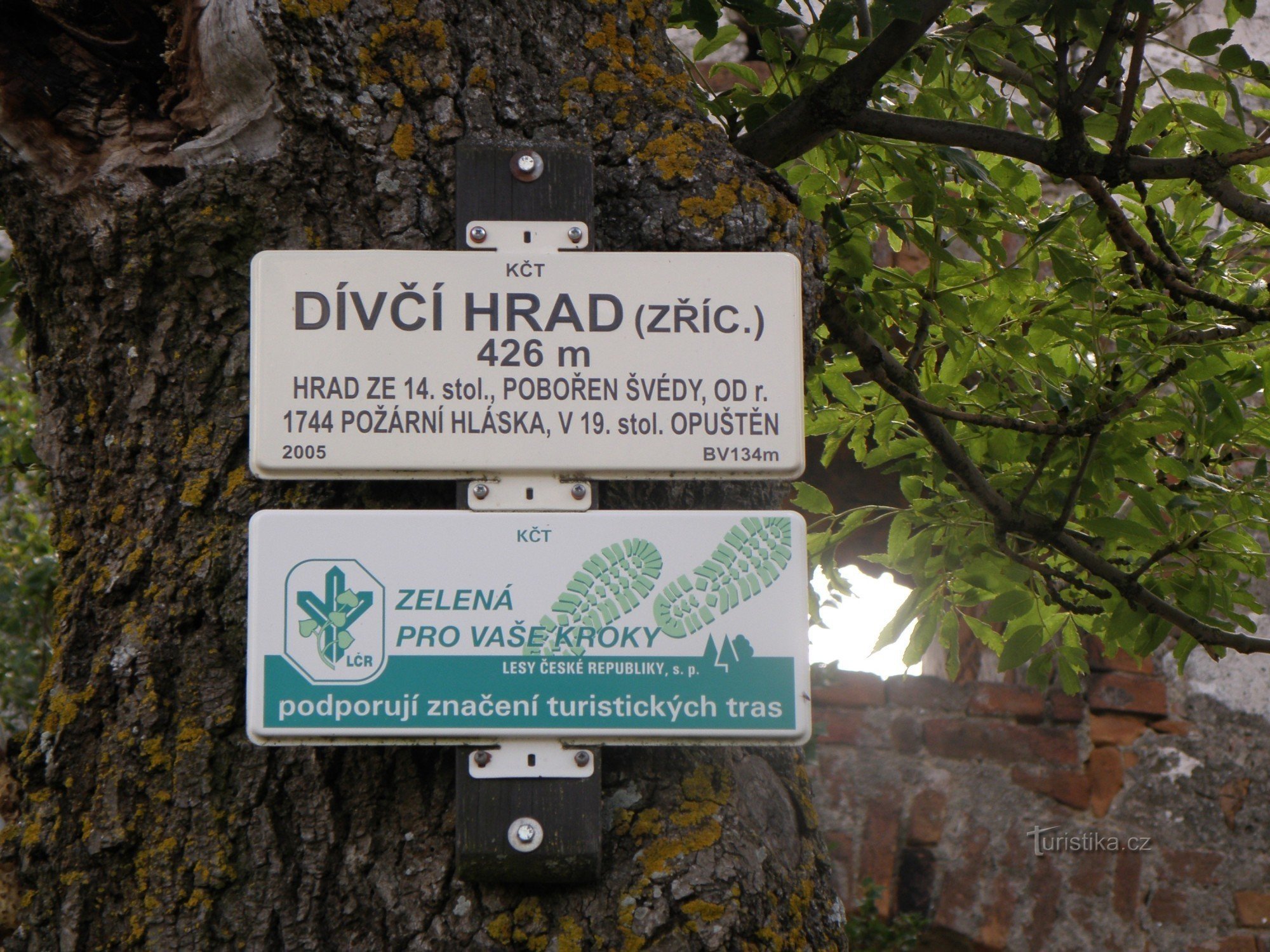 placa de sinalização no castelo