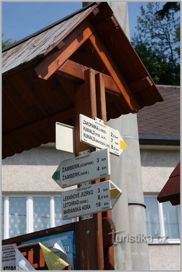 Signpost in Lišnice