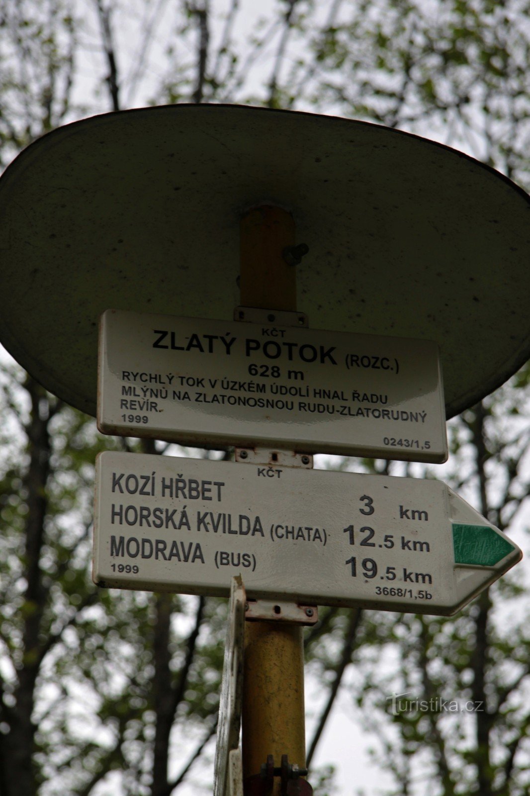 Placa de sinalização de Zlatý potok