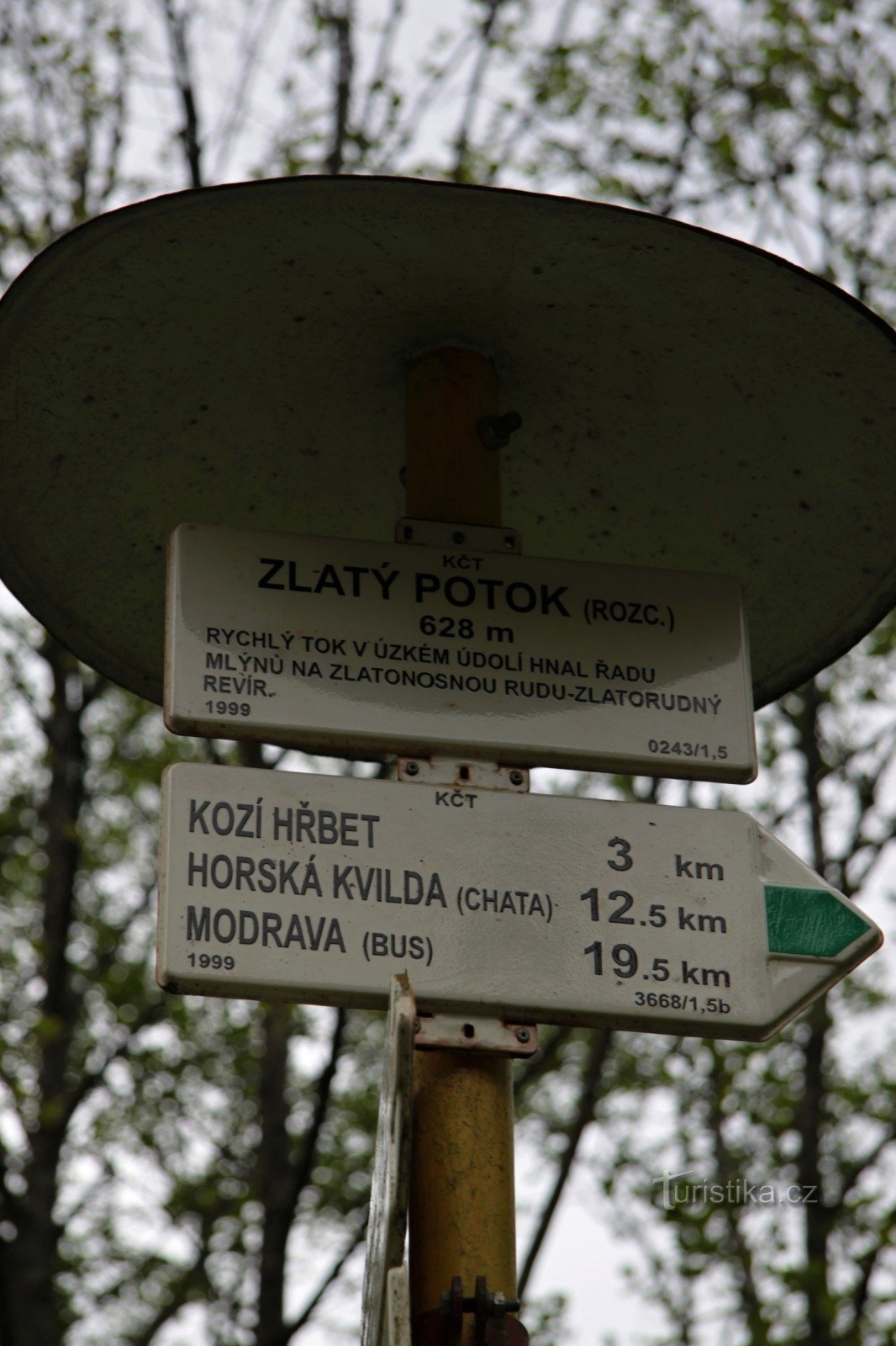 Zlatý potok 路标