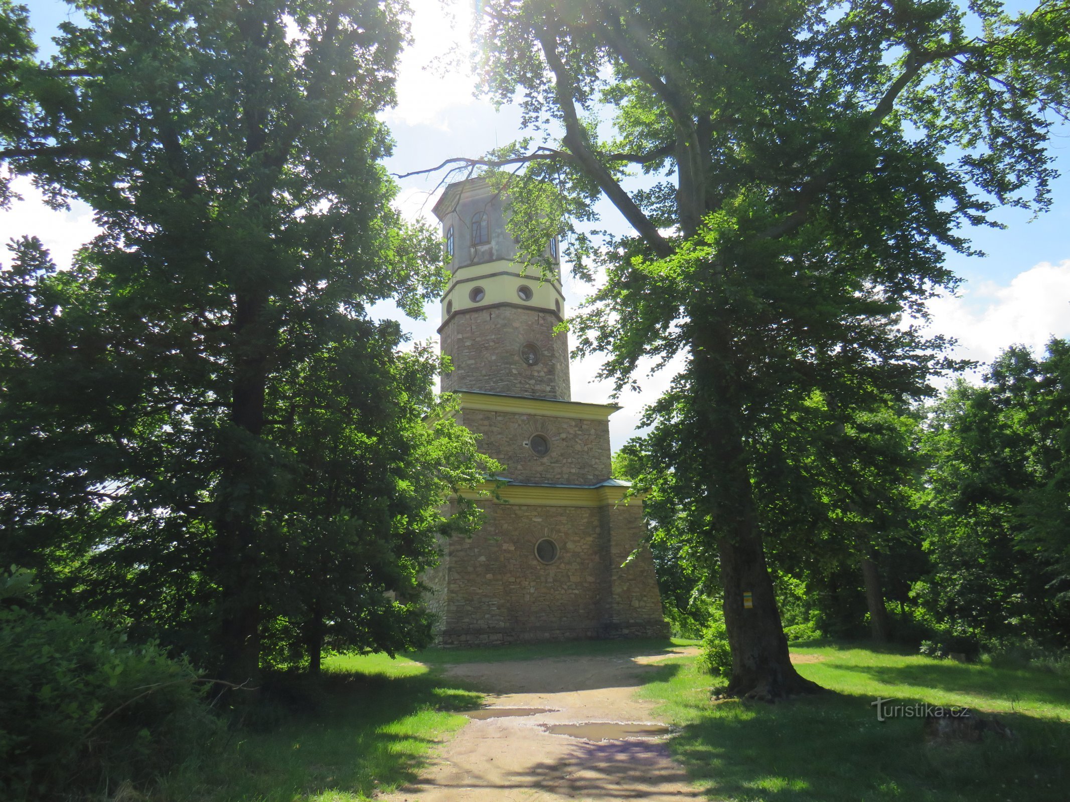 Babylon lookout tower