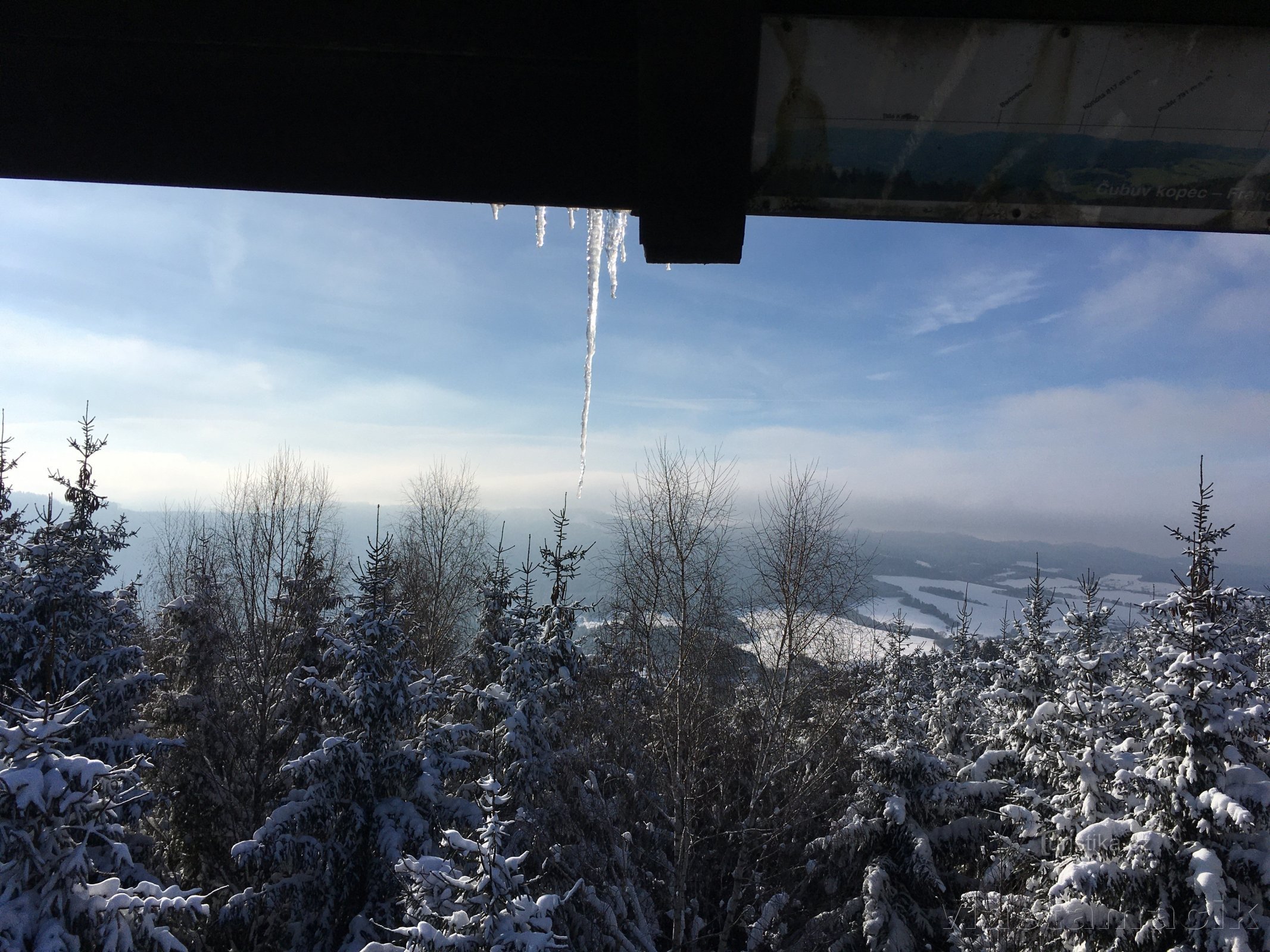 Aussichtsturm auf dem Čuba-Hügel