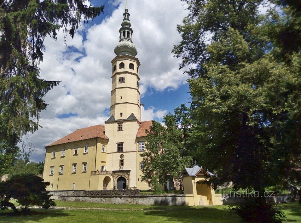 the lookout tower is part of the Tovačovský castle