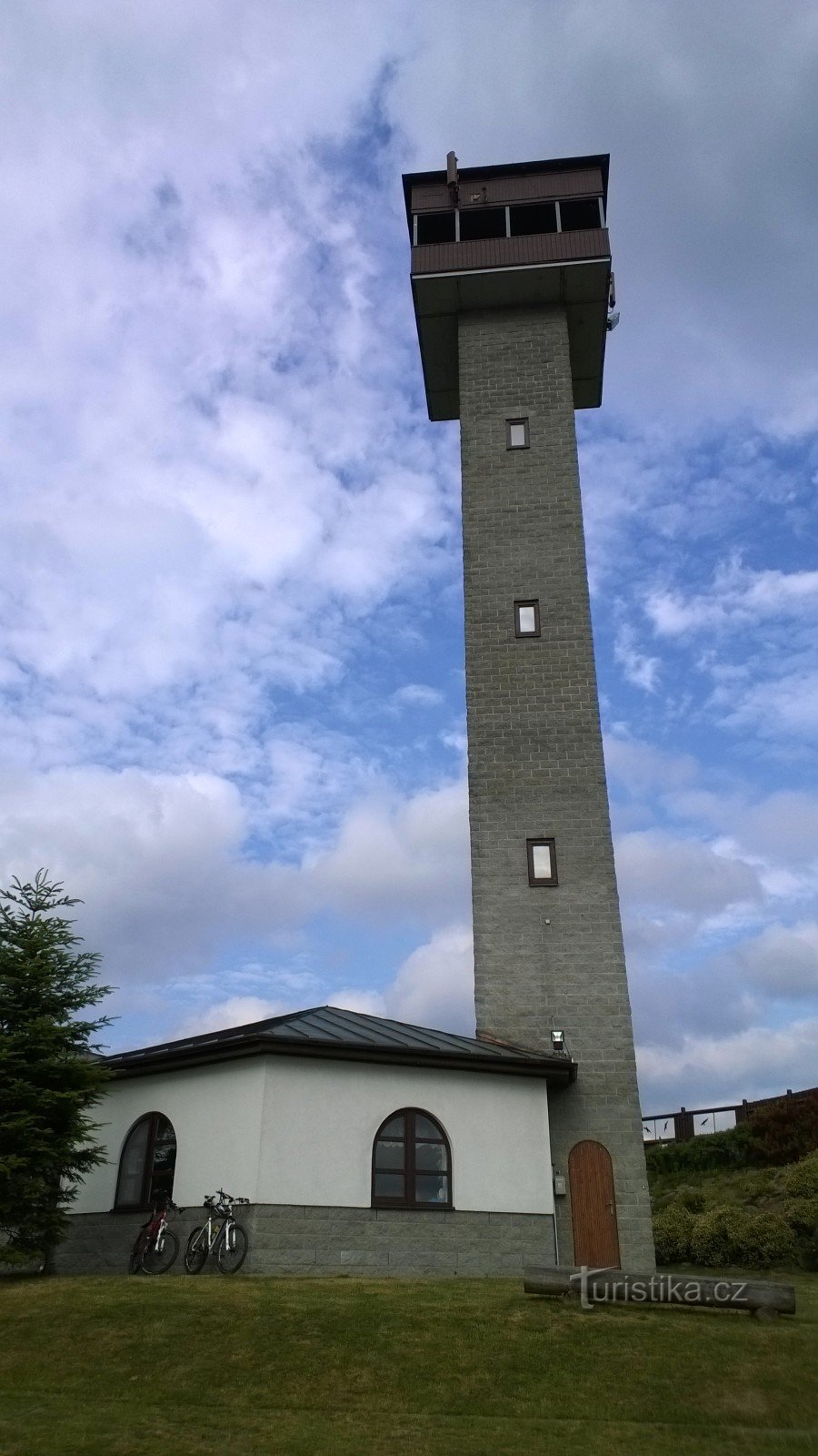 Karasín lookout tower.