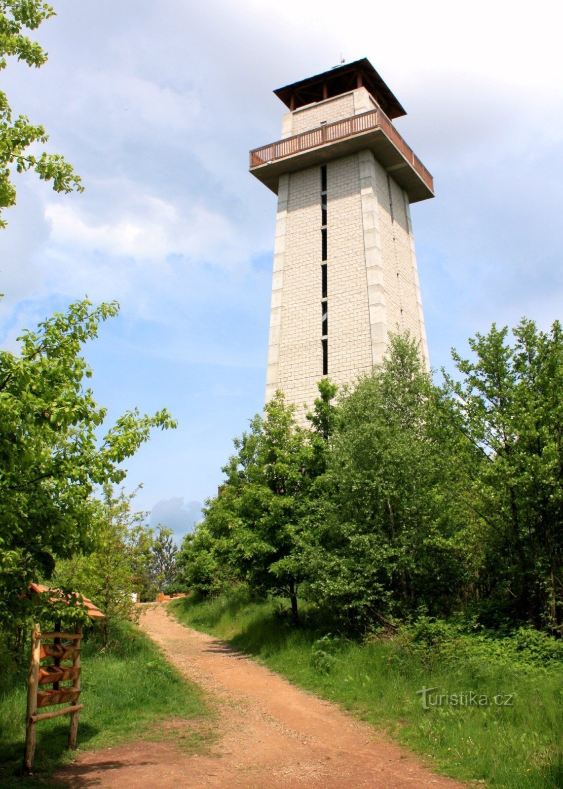 Klučanin razgledni stolp