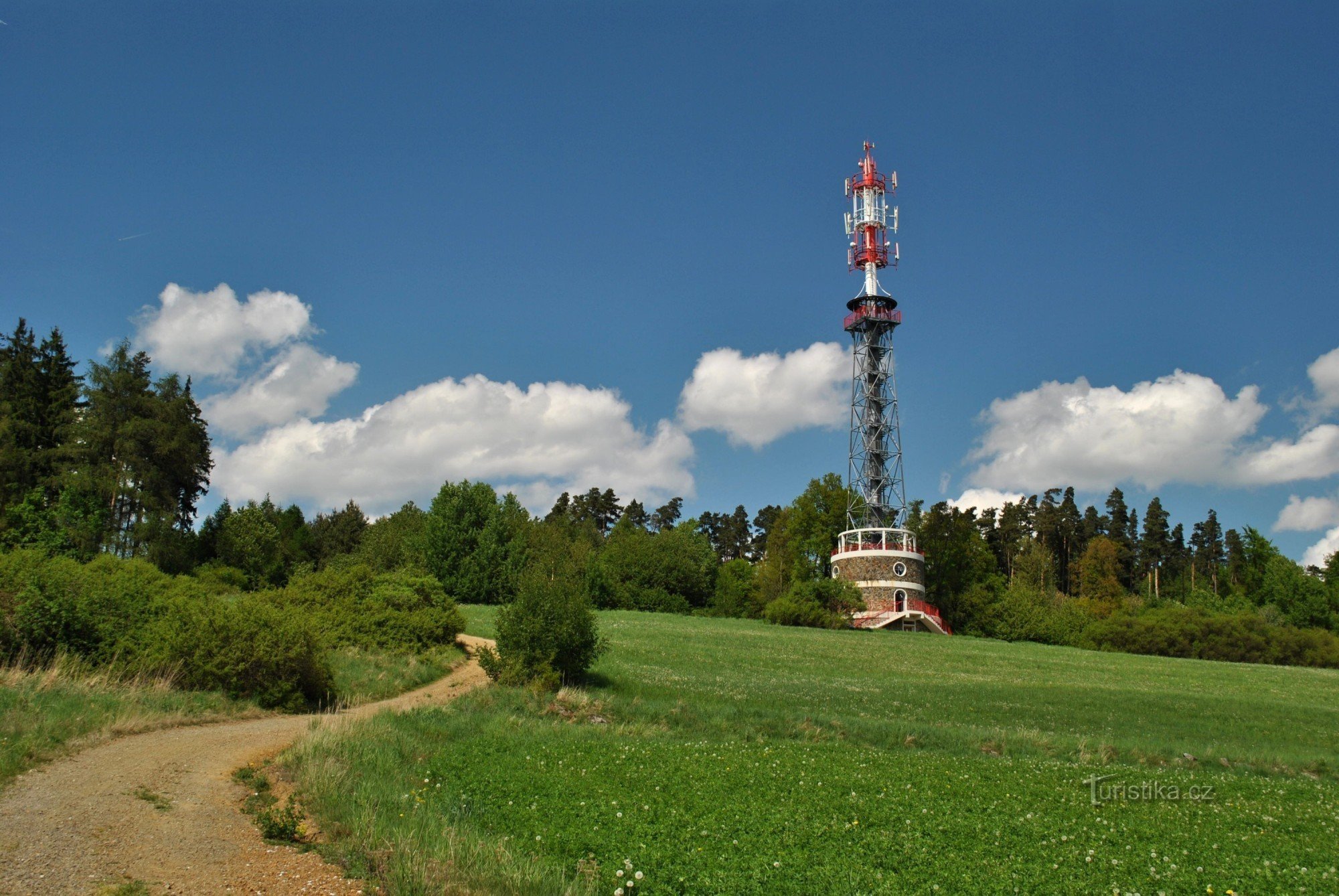 Torre de observação Kuníček perto de Petrovice