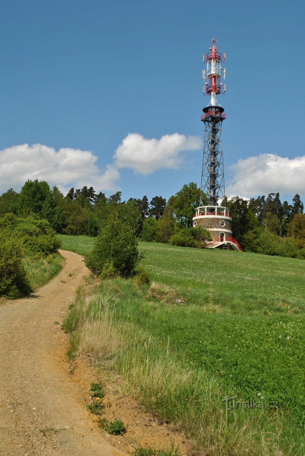 Kuníček kilátó Petrovice közelében