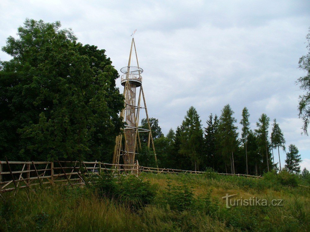 Razgledni stolp Máminka