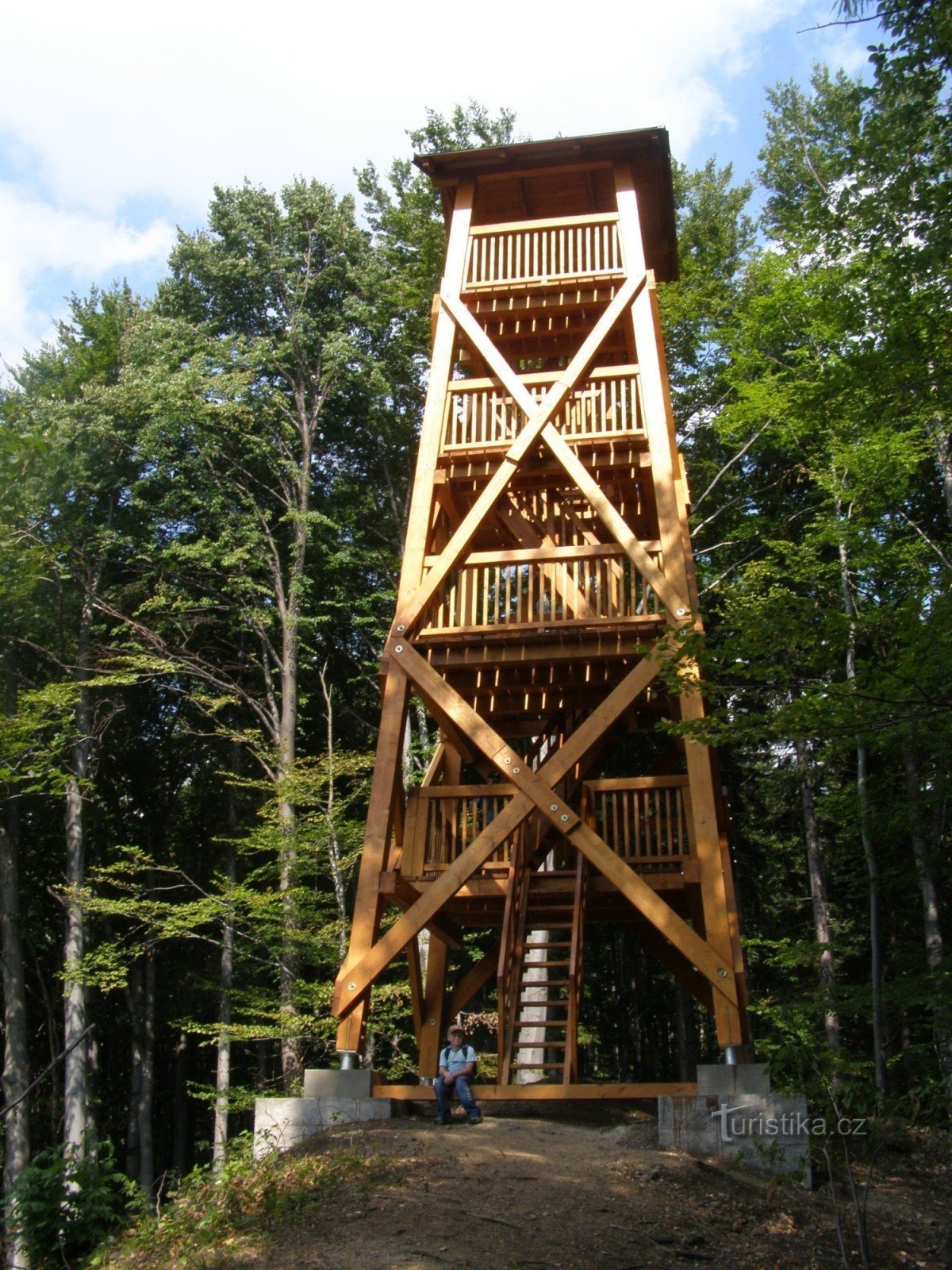 Tour de guet au belvédère de Bezručová près de Kopřivnice