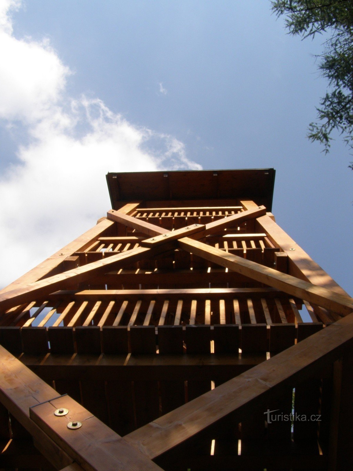 Torre de vigia no mirante de Bezručová perto de Kopřivnice