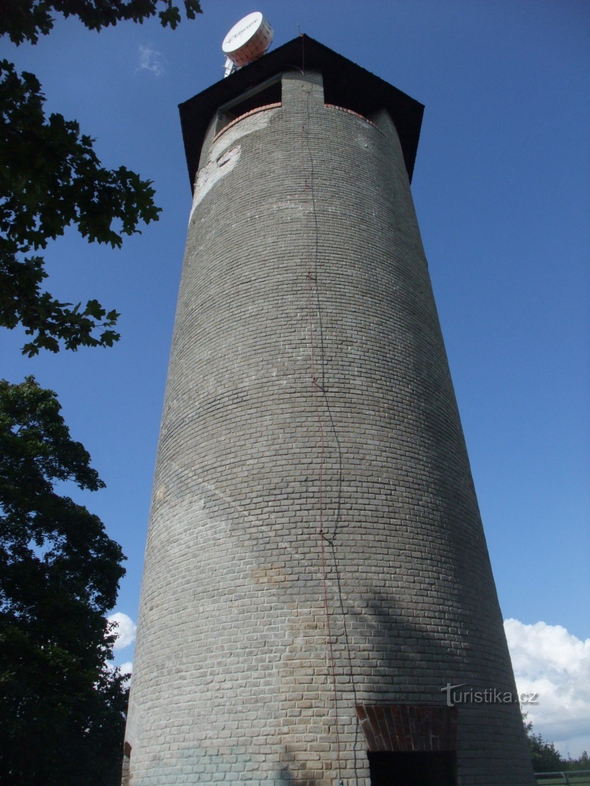 Aussichtsturm auf Bohušová vrch