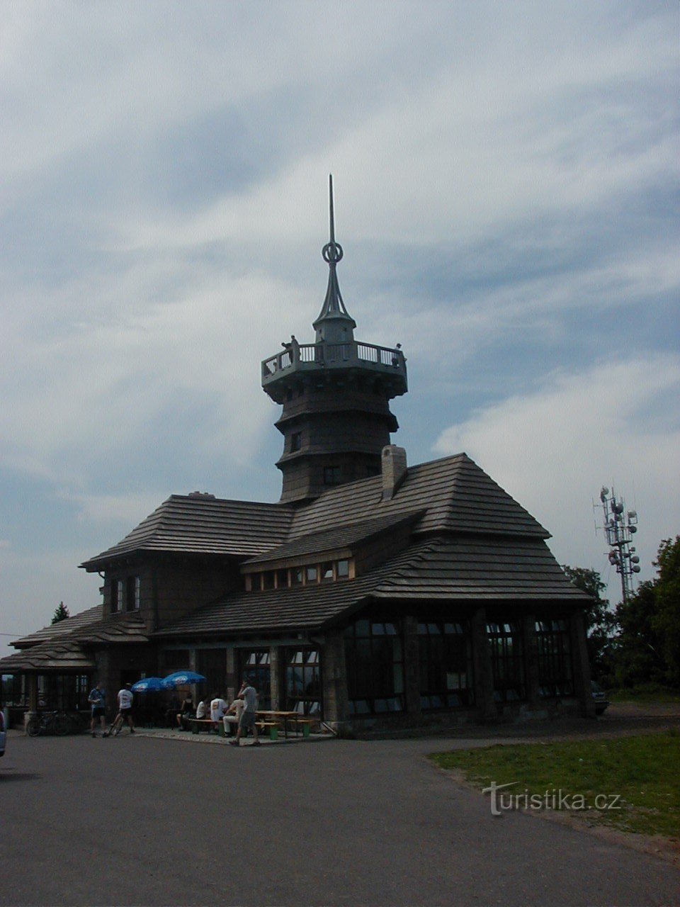 Utsiktstorn på Dobrošov - Jiráskova stuga