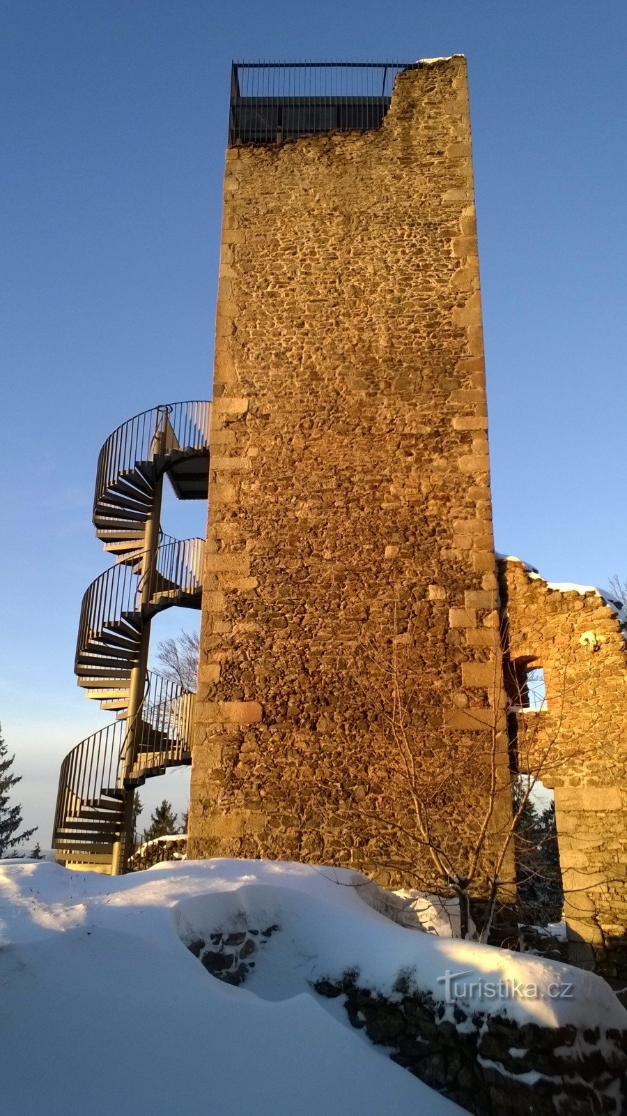 Wieża widokowa na zamku Orlík nad Humpolcem.