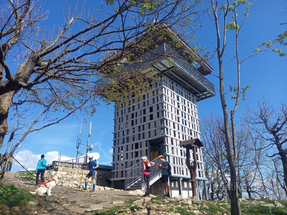 torre di avvistamento su Luža