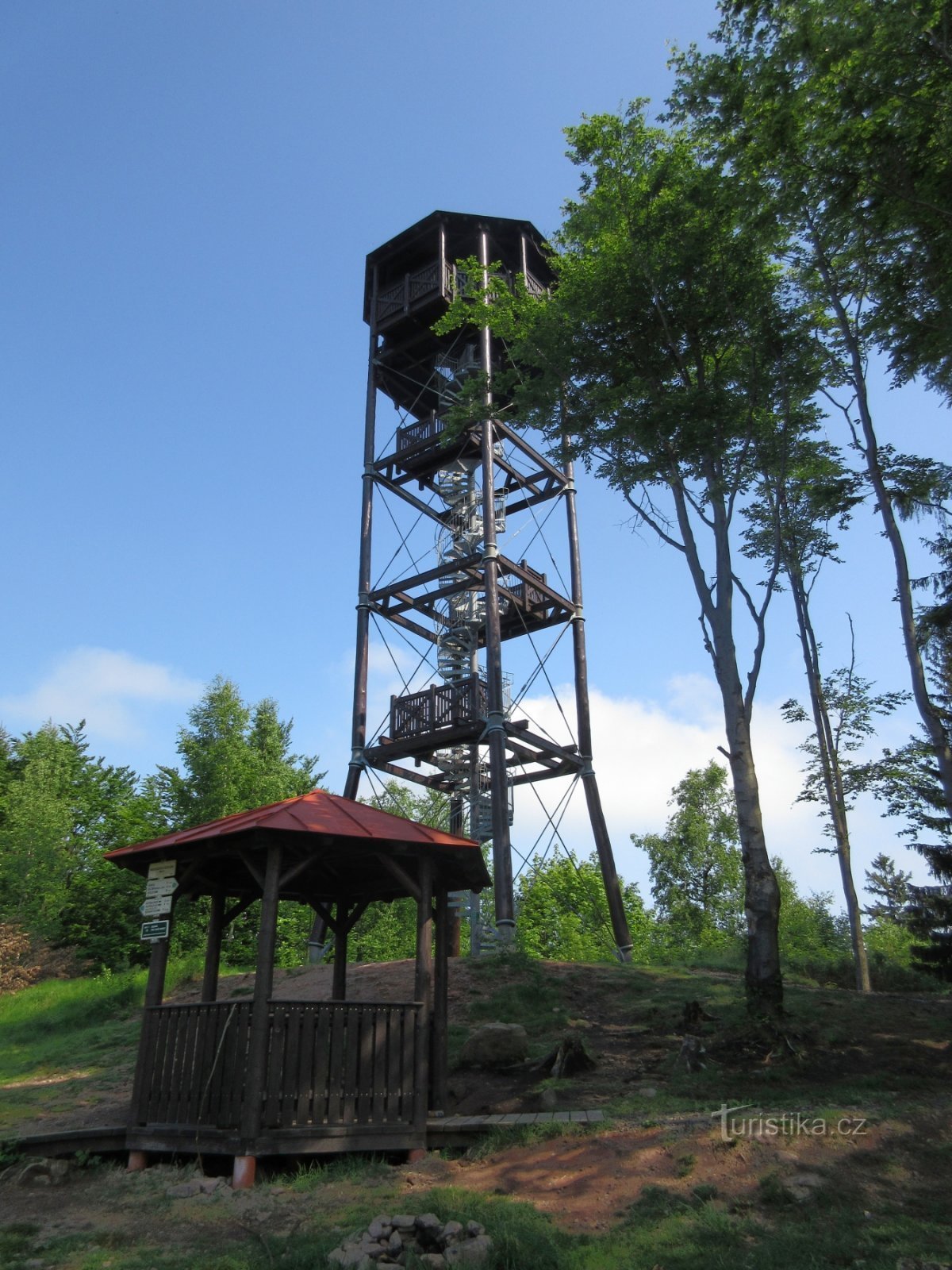 Lookout tower on Markousovick ridge