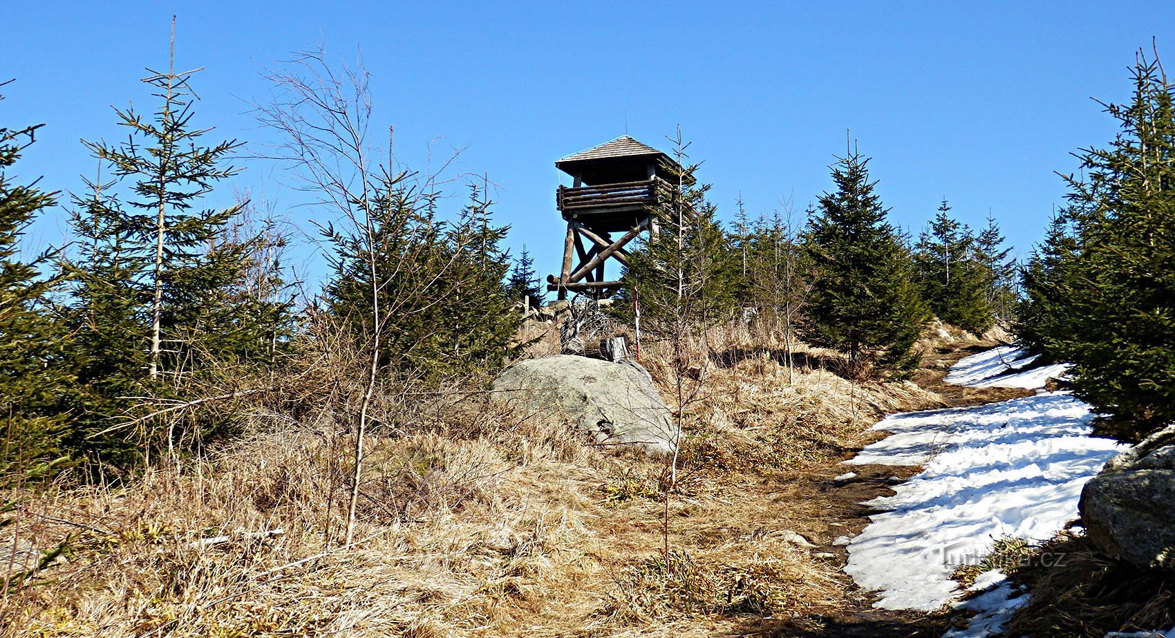 tour de guet sur le plus haut sommet (1237 m au dessus du niveau de la mer) de la zone militaire de Boletice, Knížecí stolci