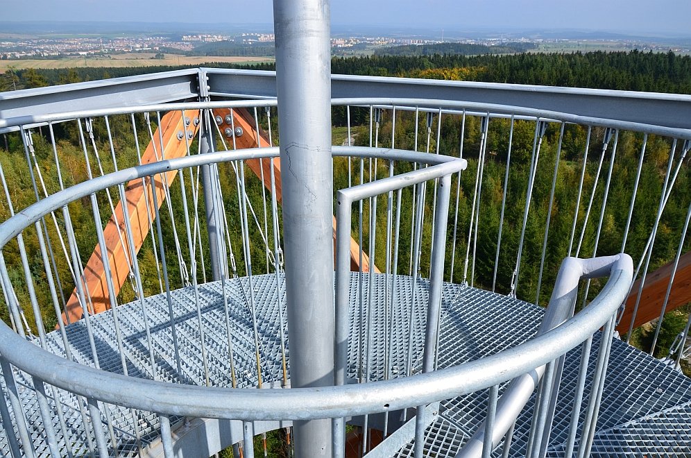 Aussichtsturm auf Pekelné kopci