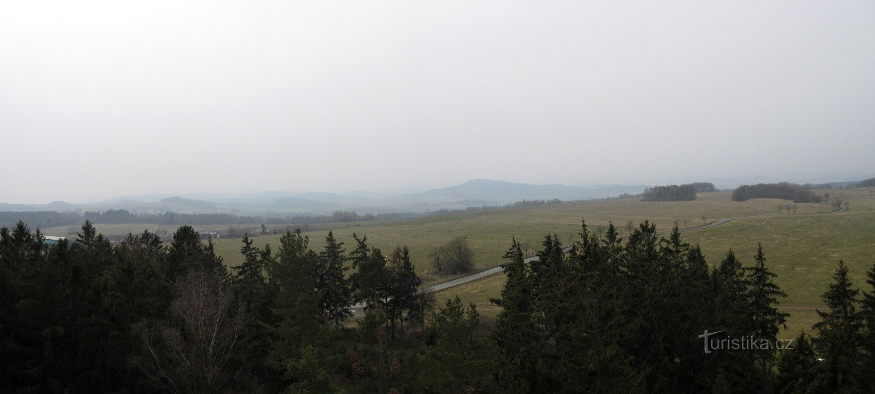 Torre panoramica Na Skále - vista nebbiosa