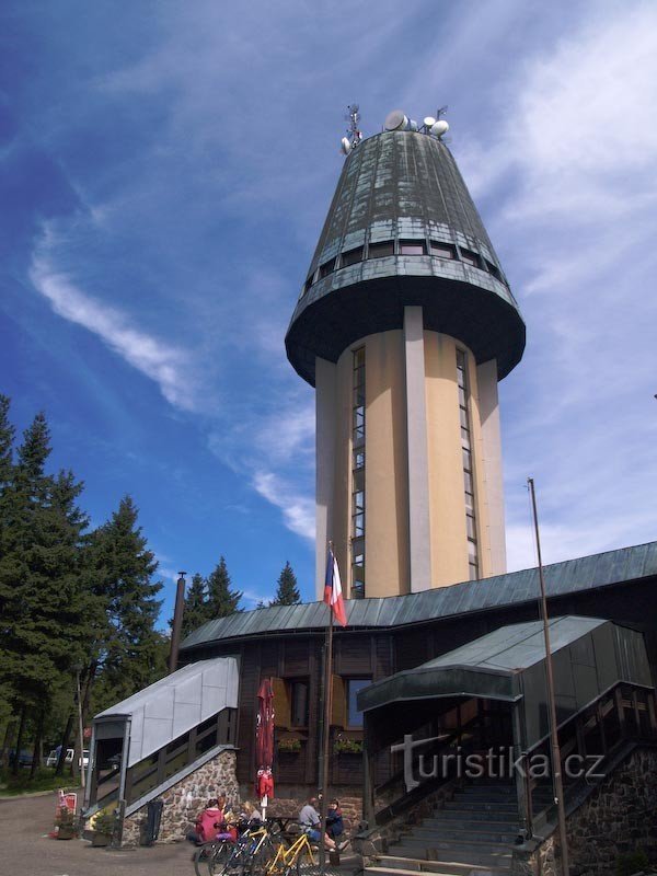 Aussichtsturm auf Suché vrch