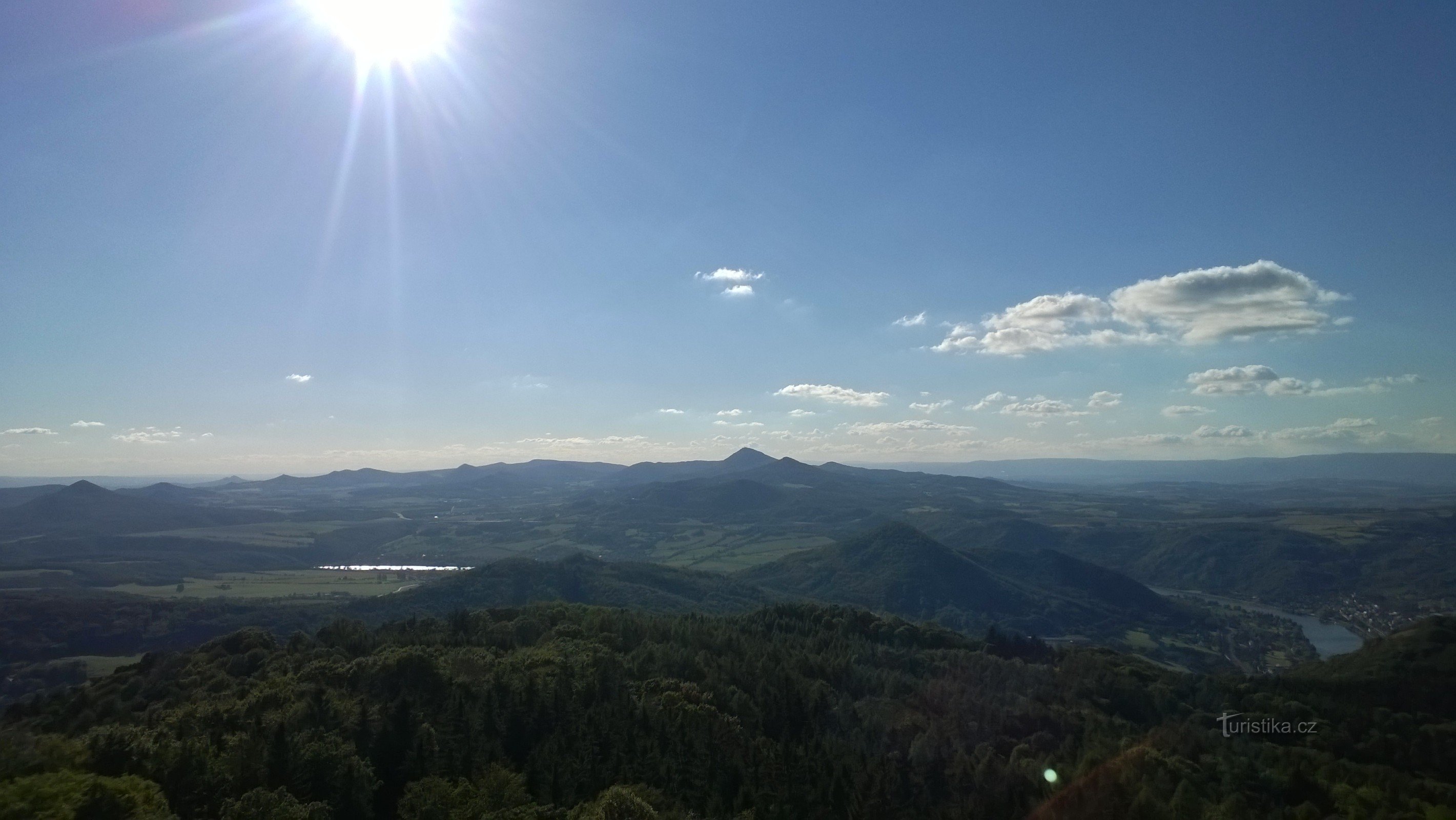 Aussichtsturm auf Varhoště.