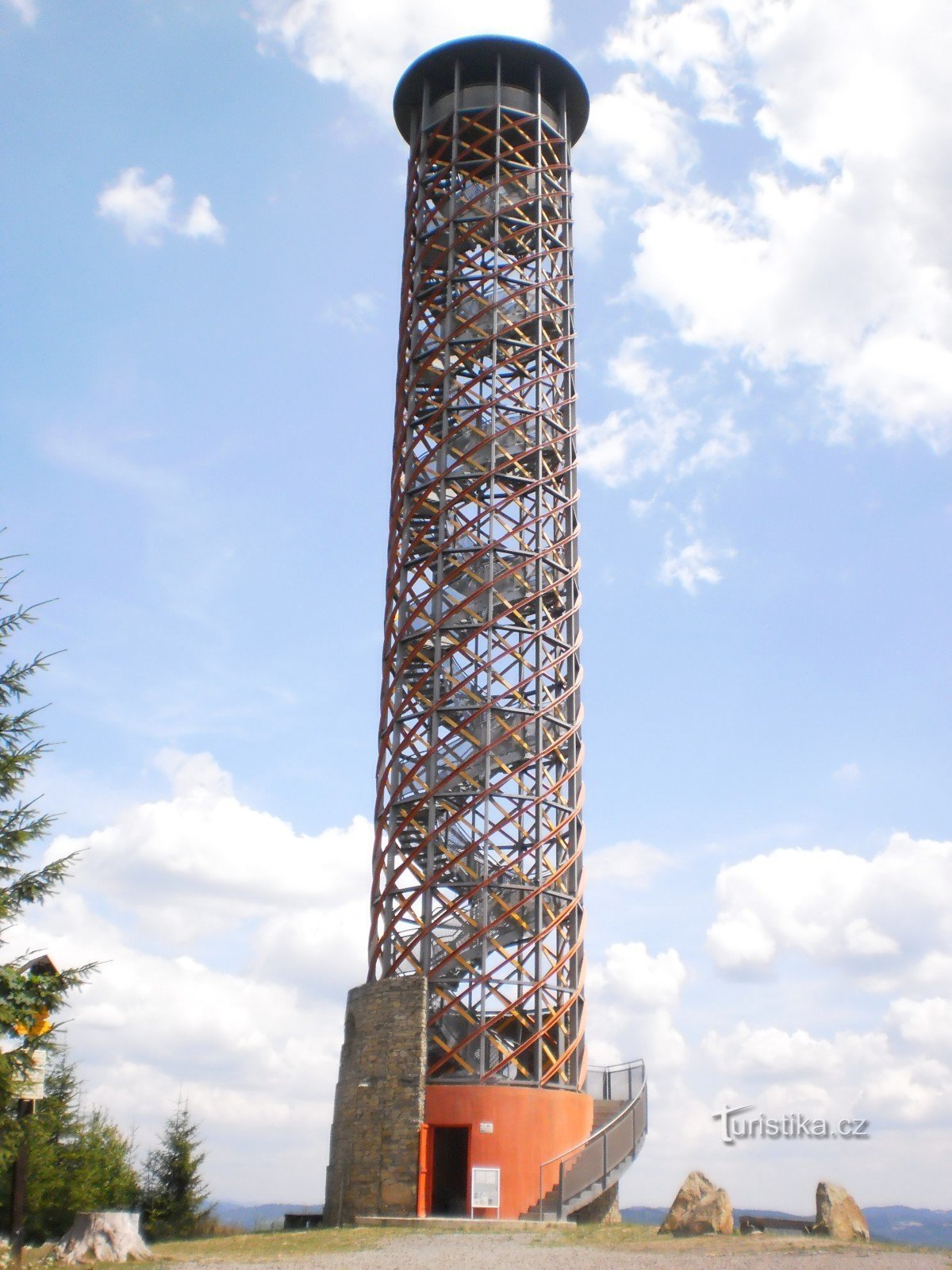 Aussichtsturm bei Vartovna