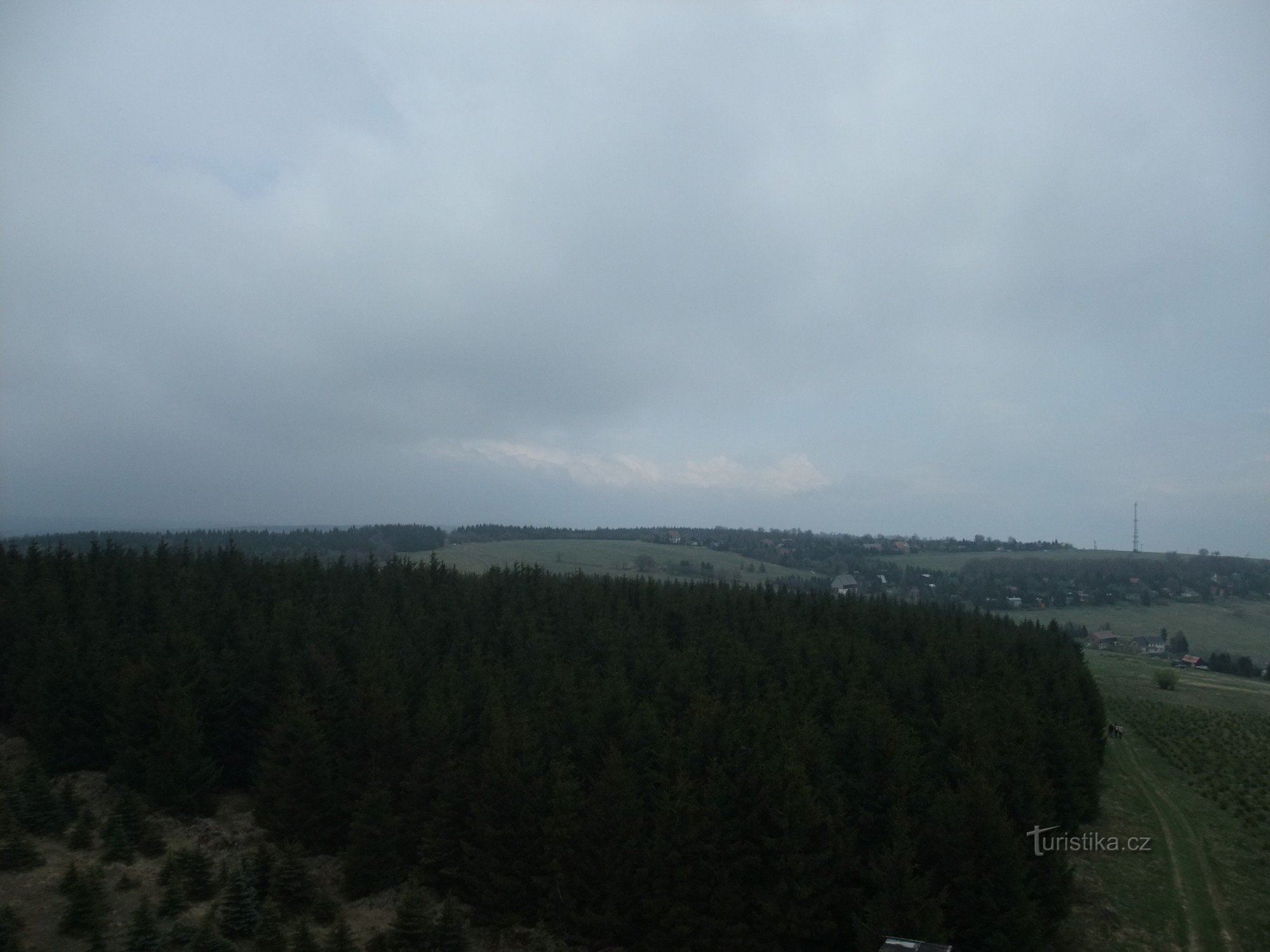 Uitkijktoren op Vlčí hora nad Osek