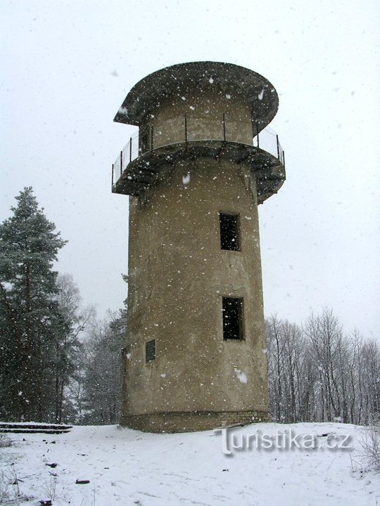 Razgledni stolp Neštětická hora pri Neveklov