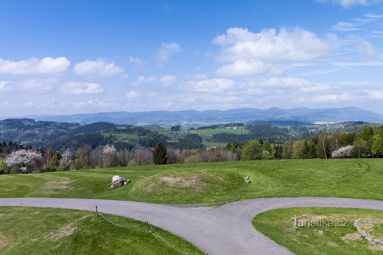 Aussichtsturm Búřov (eher ein Aussichtspunkt).