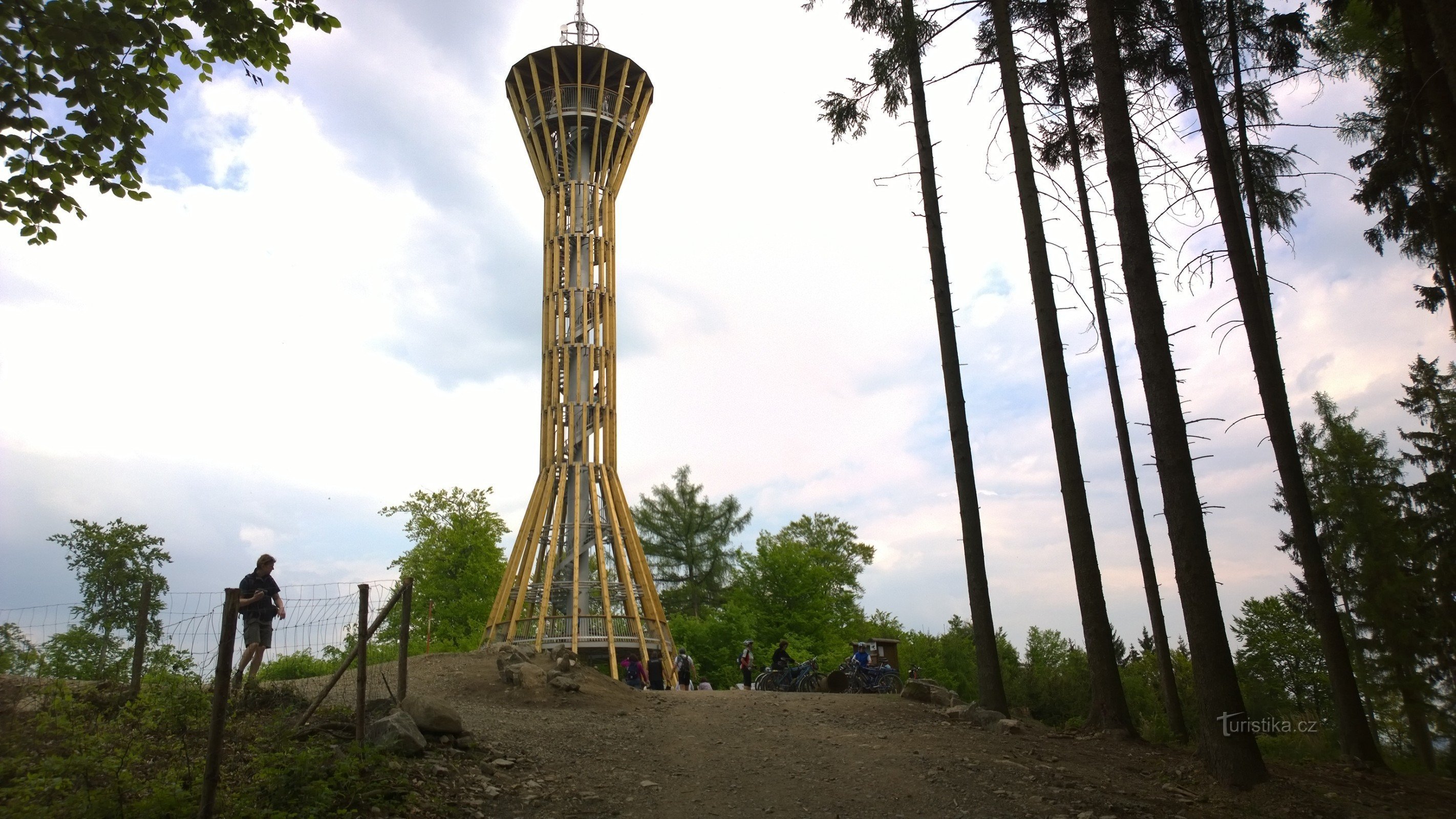 Turnul de observație Špulka lângă Lbosín