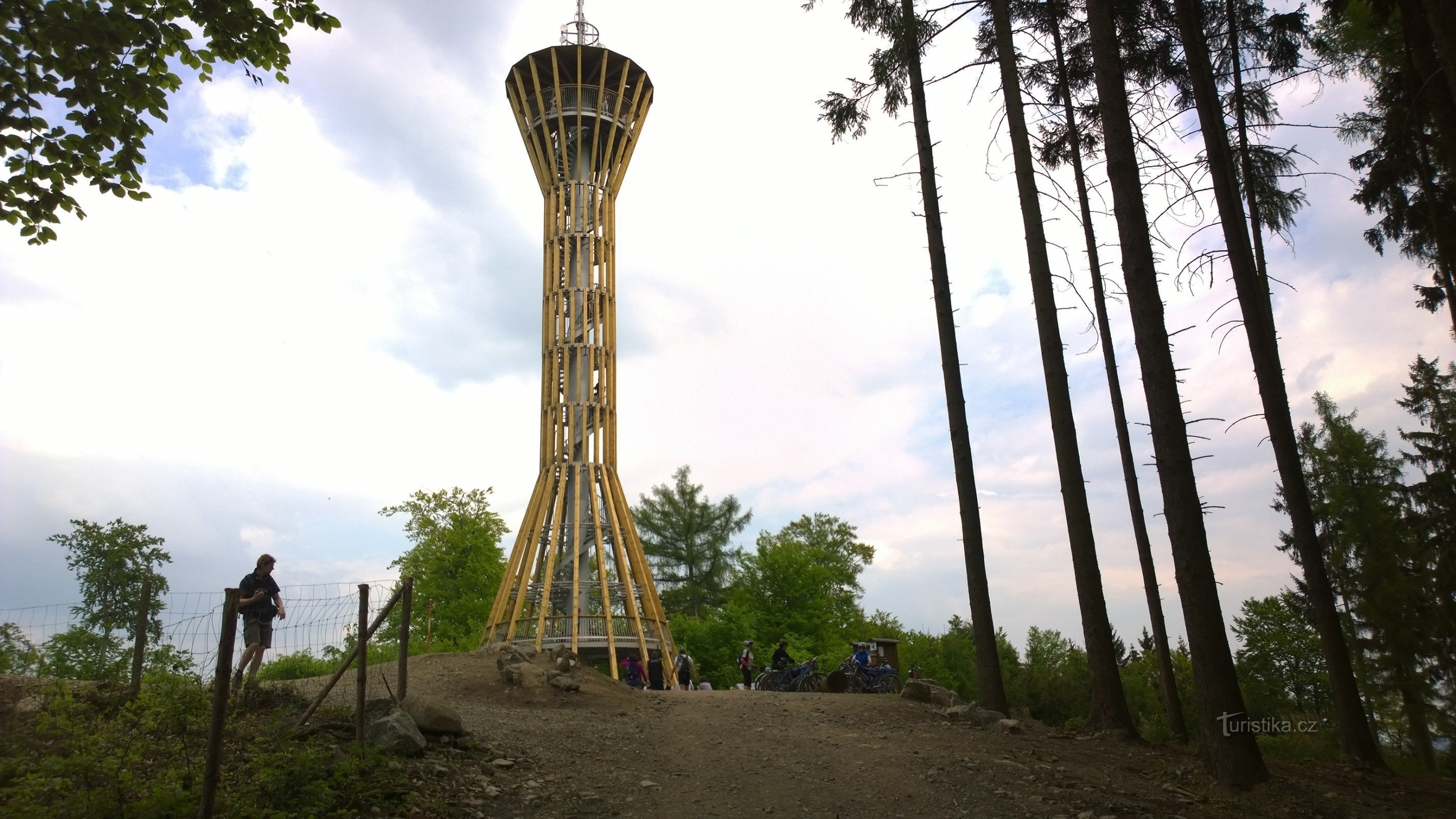 Špulka uitkijktoren bij Lbosín