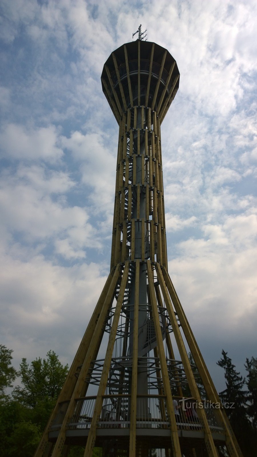 Оглядова вежа Špulka поблизу Lbosín