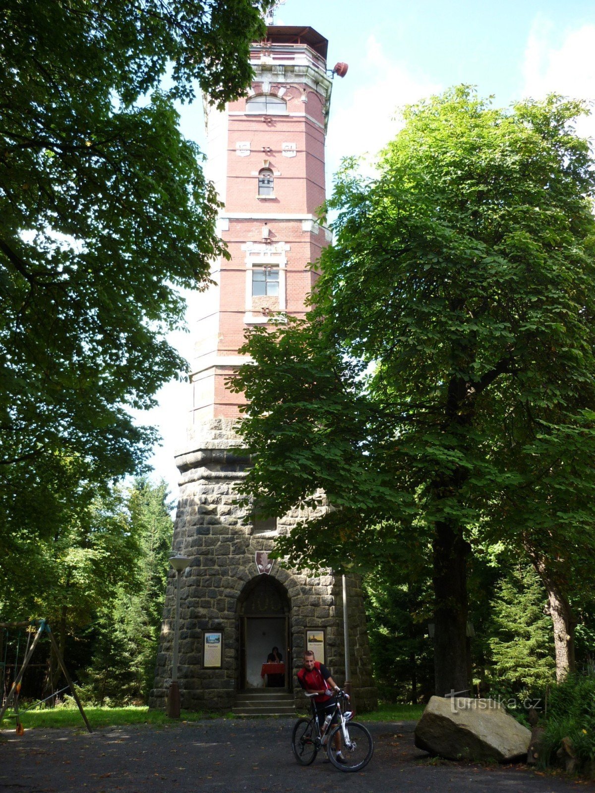 Torre de vigia dançarina