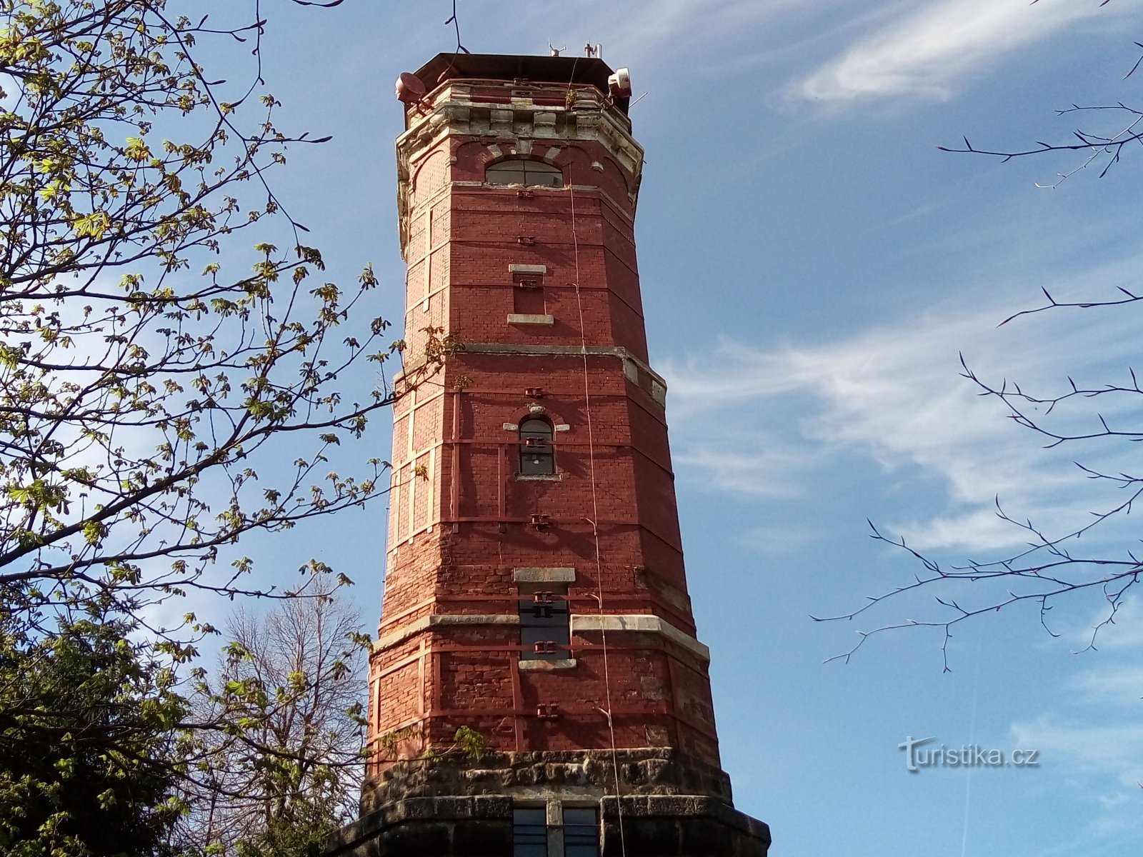 Torre de vigia dançarina