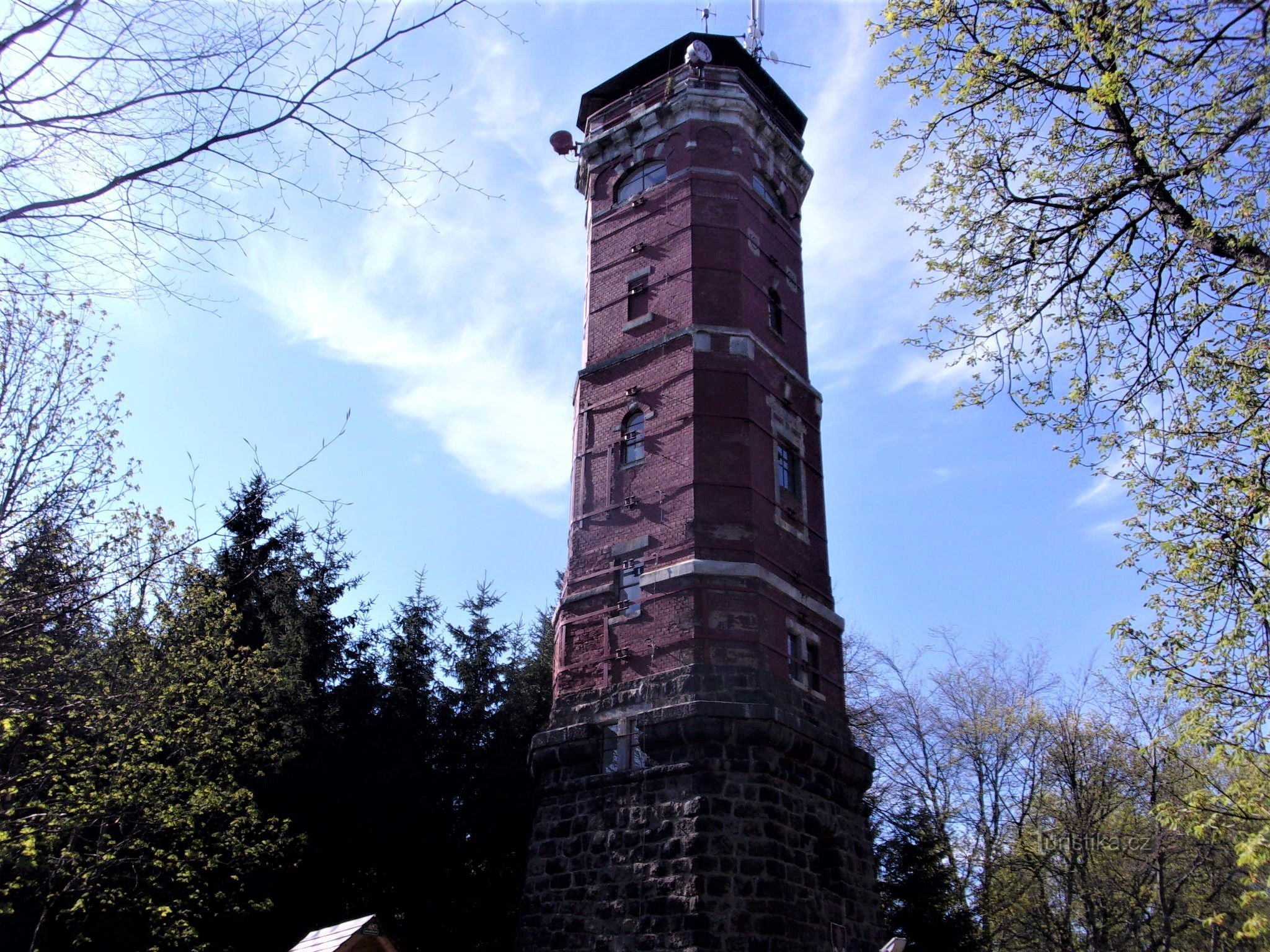 Dancer lookout tower